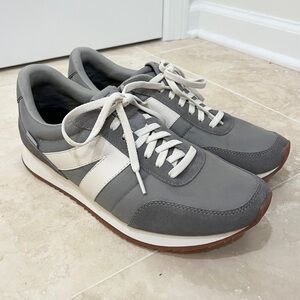New Kizik Milan Sneakers in Granite - Size 10.5